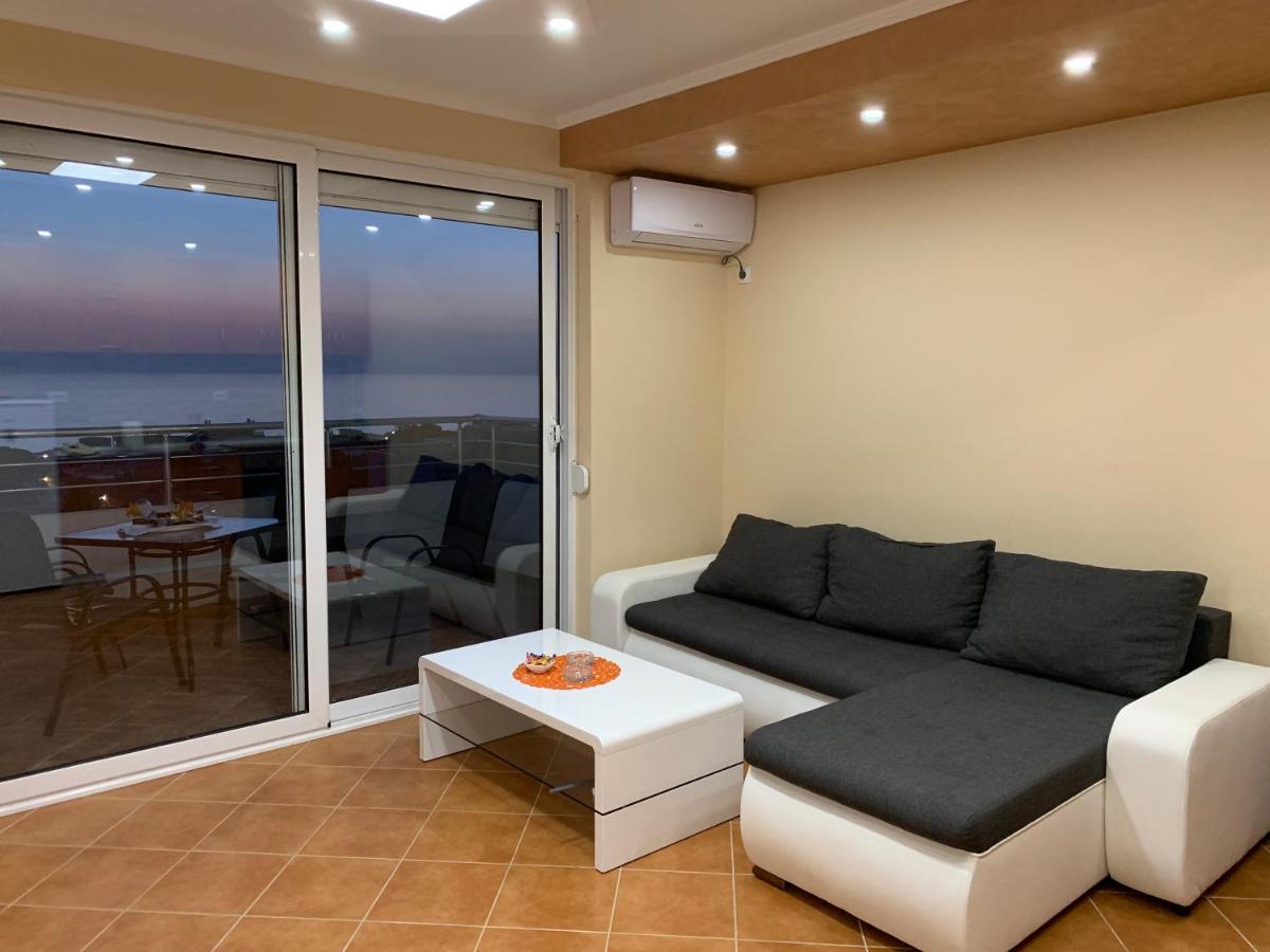 Apartman Joja Apartment บาร์ ภายนอก รูปภาพ